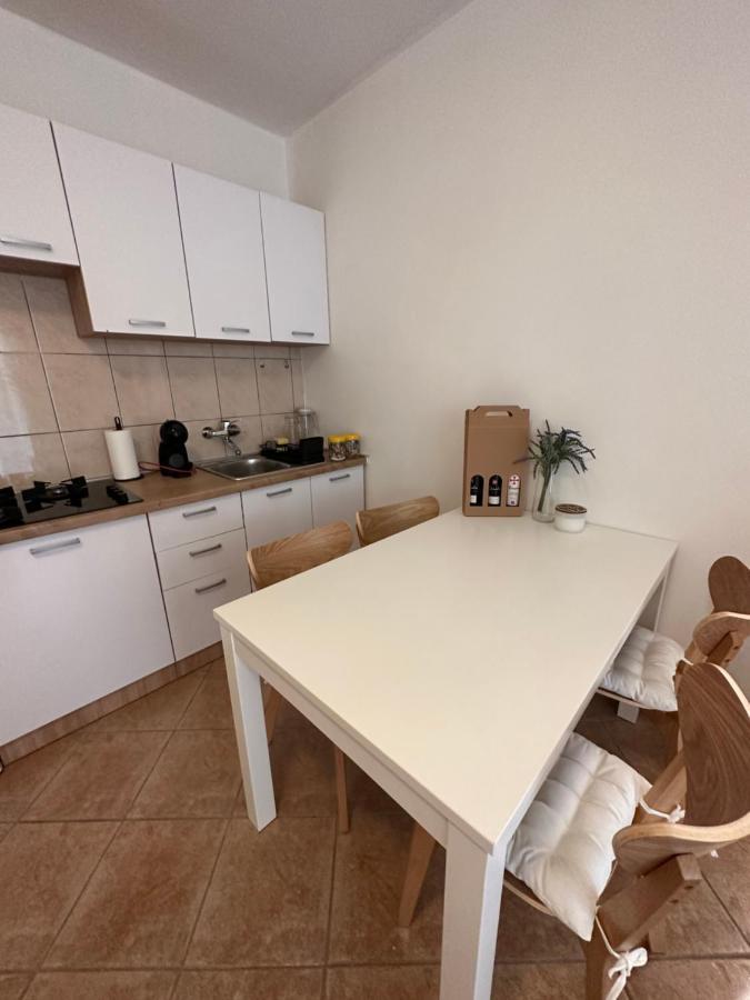 Relax And Unwind: Family-friendly House Near In Zagrad Zadar